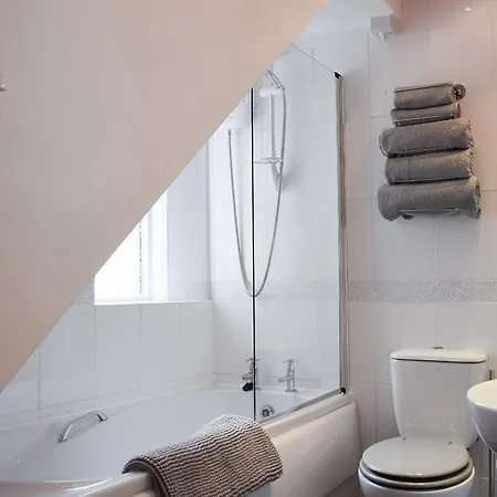 Honeyz Hideaway Уитби