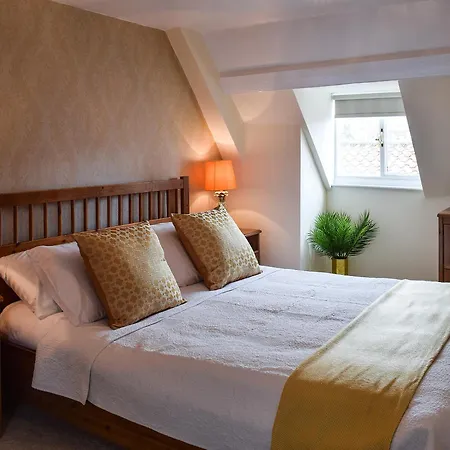 Honeyz Hideaway *